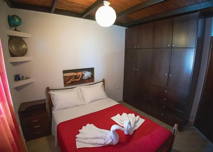 Foula House In Magnisia