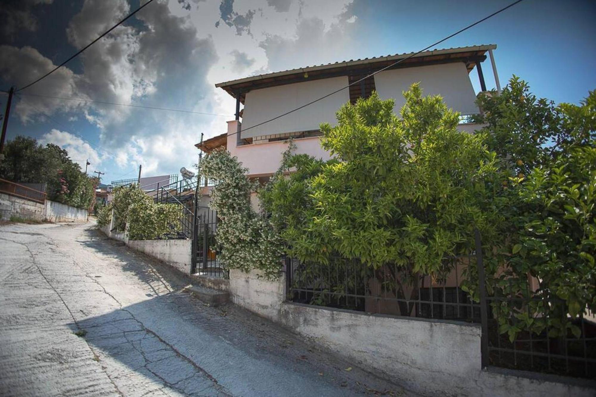 Foula House In Magnisia *